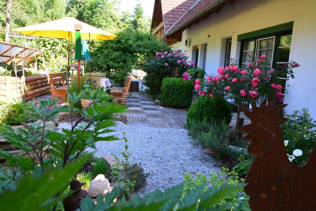 Weingut Seiner Vlg. Kraxner Villa Greisdorf Exterior photo