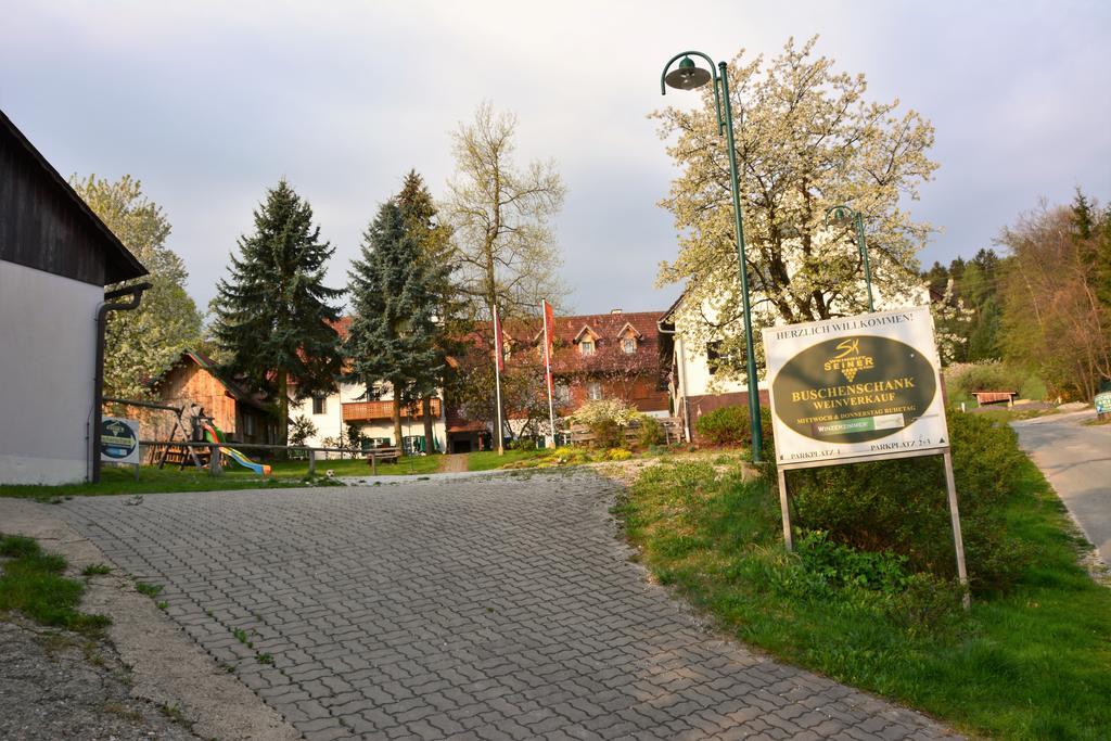 Weingut Seiner Vlg. Kraxner Villa Greisdorf Exterior photo